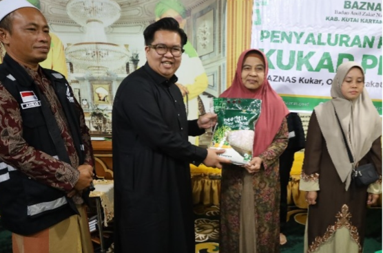 Rendi Solihin melakukan safari Ramadhan 1446 Hijriyah bertempat di Pendopo Majelis Dzikir Dan Sholawat Ma’rifatullah Wa Ma’rifaturrosul Nurul Islam Wa Iman di Jalan Corong Kelurahan Sangasanga Dalam Kecamatan Sangasanga. (Foto: Ist)