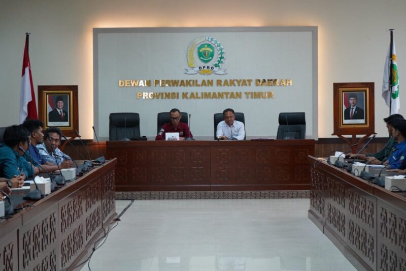 RDP Komisi I DPRD Kaltim soal dugaan penyerobotan lahan oleh PT MHU (Foto : Humas Sekretariat DPRD Kaltim)