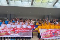 Wakil Wali Kota Samarinda, Saefuddin Zuhri melepas 18 pemain muda SSB Samkot ke ajang sepak bola nasional di Surabaya. (Foto : Ist)