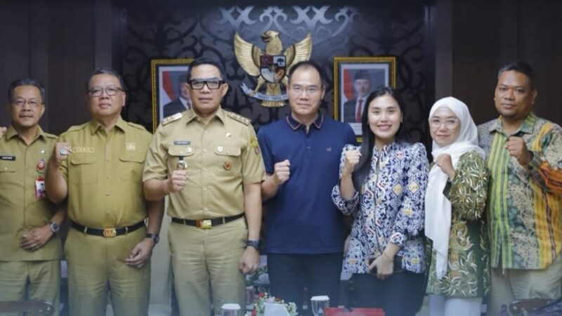 Wali Kota Samarinda, Andi Harun menyambut kunjungan resmi Kadin Anhui Tiongkok bersama Kadin Indonesia. (Foto : Ist)