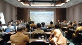 Wali Kota Samarinda saat memberikan sambutan dalam kegiatan P emberian Penjelasan /Aanwijzing Lelang Tahap 1 Proyek KPBU Pengembangan Rumah Sakit Umum Daerah Inche Abdoel Moeis Kota Samarinda. (Foto : Ist)